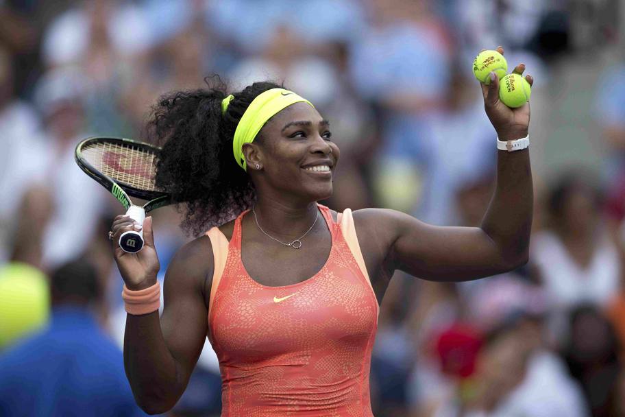 Nel torneo femminile, Serena Williams sfider la sorella Venus nei quarti dopo aver sconfitto Madison Keys con un perentorio 6-3 6-3 (Action Images)